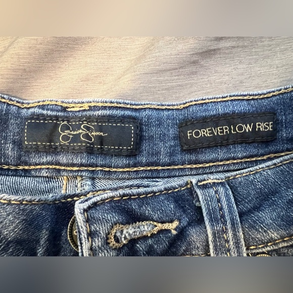 Jessica Simpson Forever Low Rise Jean Shorts Size 28 - Picture 2 of 7